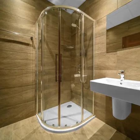 Apartment R 3 *